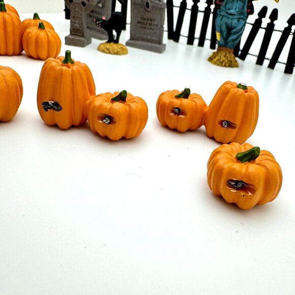 Department 45 Halloween Miniature Set Scarecrow Pumpkins Gravestones Fence 22 - Picture 7 of 10